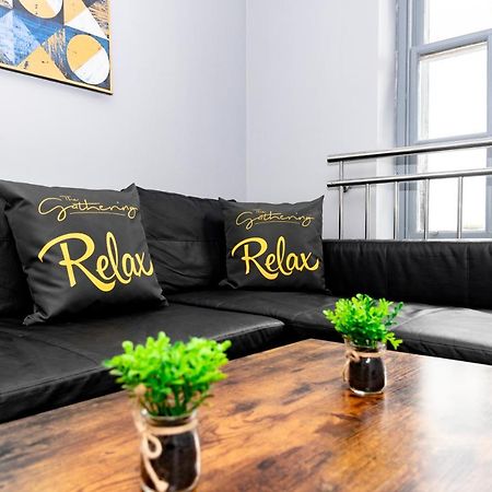 The Eistedfod Penthouse - Berwyn House Apartment Wrexham Bagian luar foto