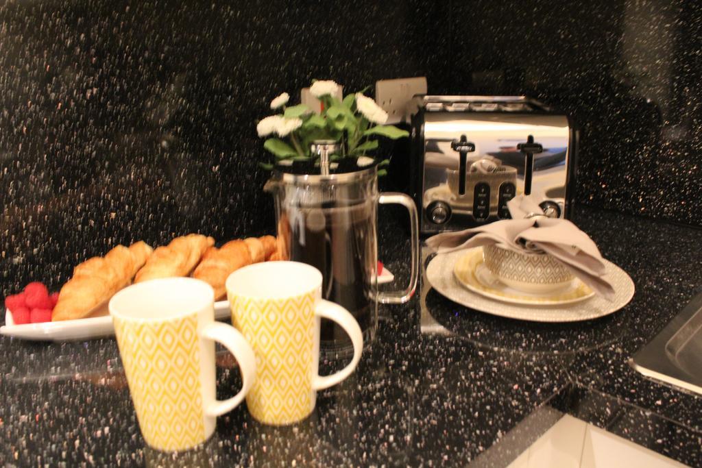The Eistedfod Penthouse - Berwyn House Apartment Wrexham Bagian luar foto